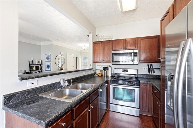 410 Lantern Lane, Woodstock, GA 30188