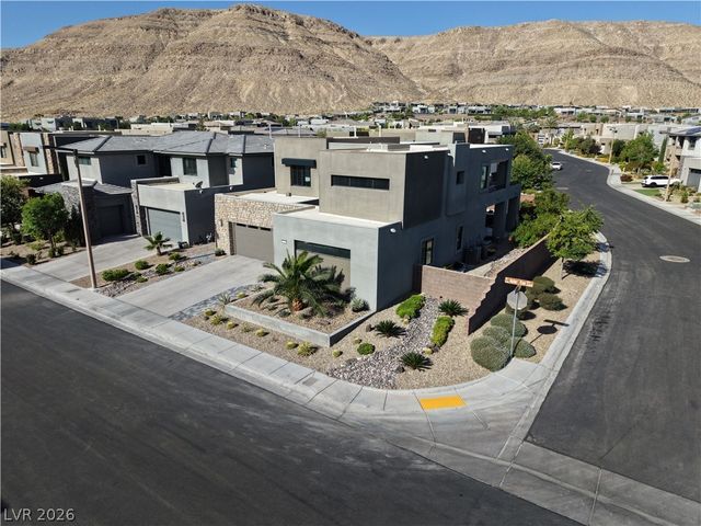 6135 Amber View Street, Las Vegas, NV 89135