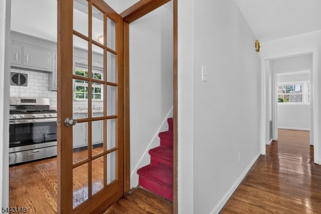2 Oakwood Pl, North Brunswick Twp., NJ 08902