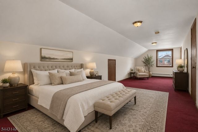 2 Oakwood Pl, North Brunswick Twp., NJ 08902