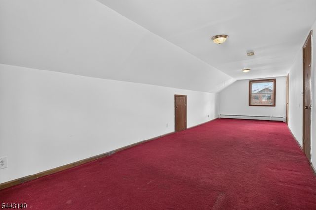 2 Oakwood Pl, North Brunswick Twp., NJ 08902