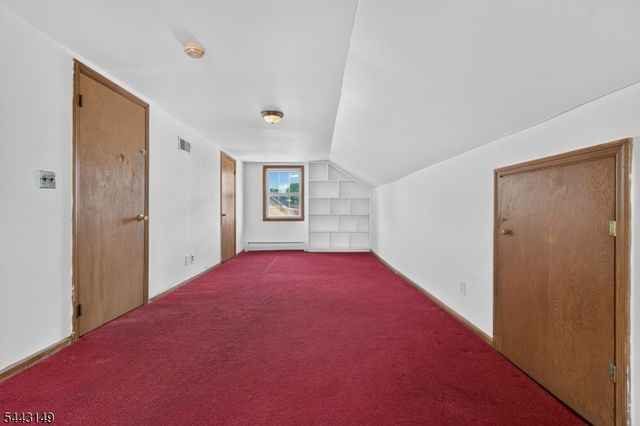 2 Oakwood Pl, North Brunswick Twp., NJ 08902
