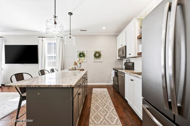 4207 Taylor Cove Ct, Louisville, KY 40220