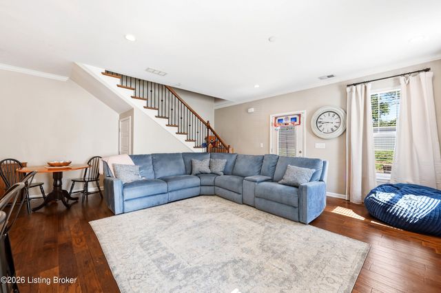 4207 Taylor Cove Ct, Louisville, KY 40220