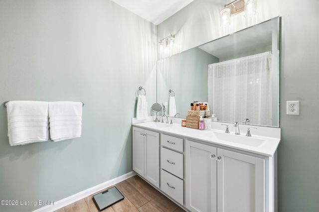 4207 Taylor Cove Ct, Louisville, KY 40220