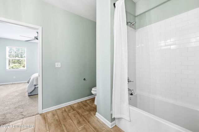 4207 Taylor Cove Ct, Louisville, KY 40220