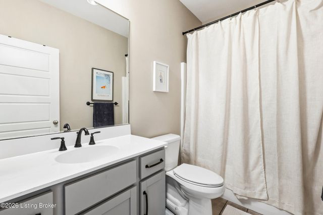 4207 Taylor Cove Ct, Louisville, KY 40220