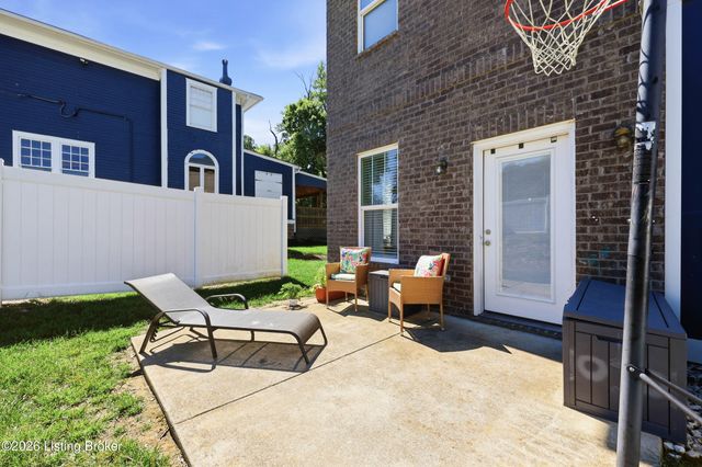 4207 Taylor Cove Ct, Louisville, KY 40220