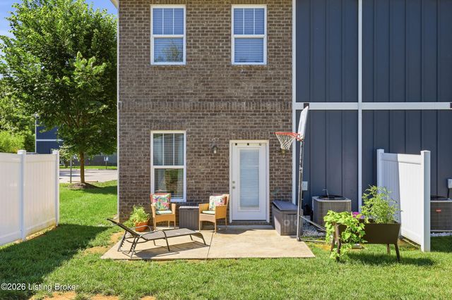 4207 Taylor Cove Ct, Louisville, KY 40220
