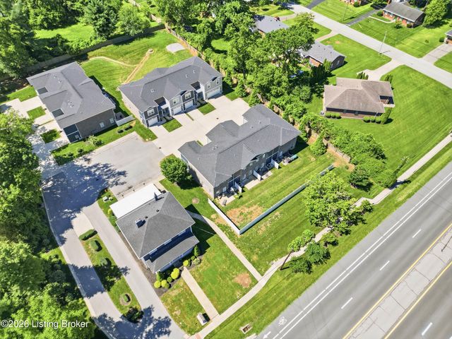 4207 Taylor Cove Ct, Louisville, KY 40220