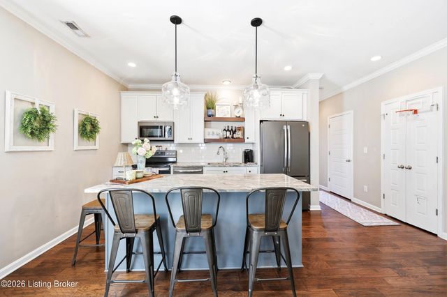 4207 Taylor Cove Ct, Louisville, KY 40220