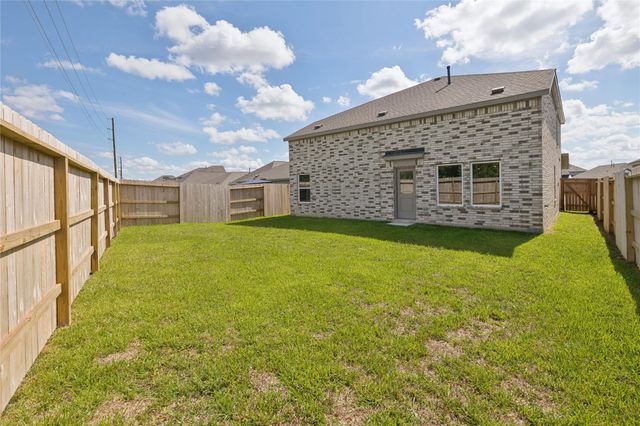 335 Ice Shore Trail, Dayton, TX 77535