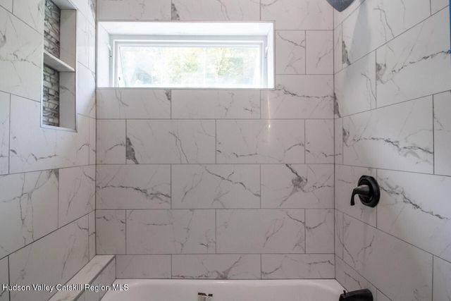 9 Iroquois Lane, Hurley, NY 12443