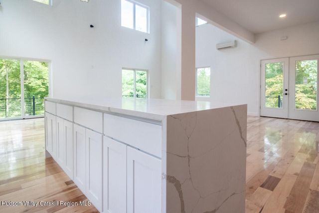 9 Iroquois Lane, Hurley, NY 12443