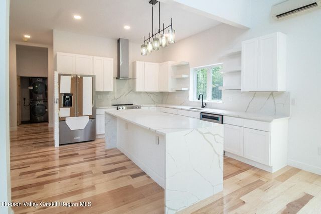 9 Iroquois Lane, Hurley, NY 12443