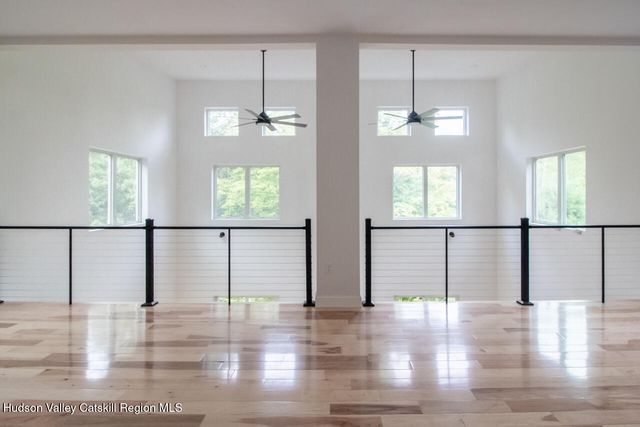 9 Iroquois Lane, Hurley, NY 12443