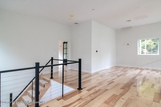 9 Iroquois Lane, Hurley, NY 12443