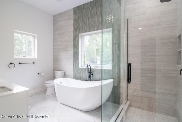 9 Iroquois Lane, Hurley, NY 12443