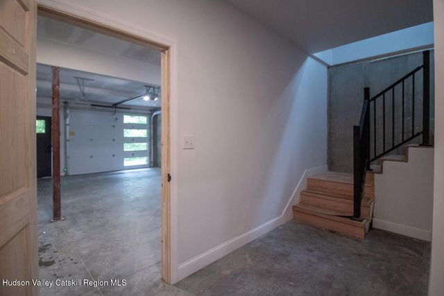 9 Iroquois Lane, Hurley, NY 12443