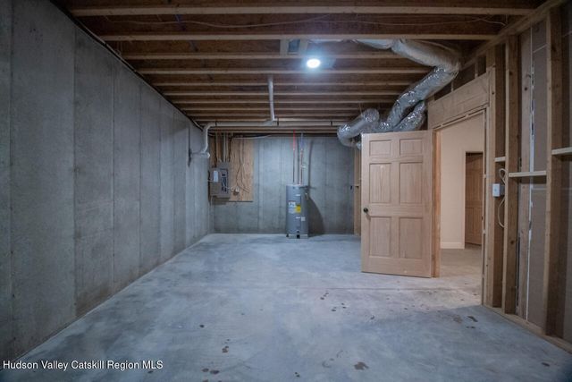 9 Iroquois Lane, Hurley, NY 12443