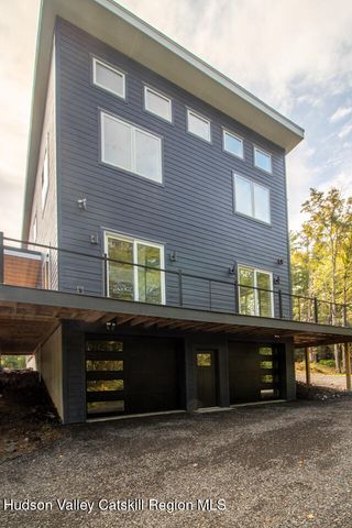 9 Iroquois Lane, Hurley, NY 12443