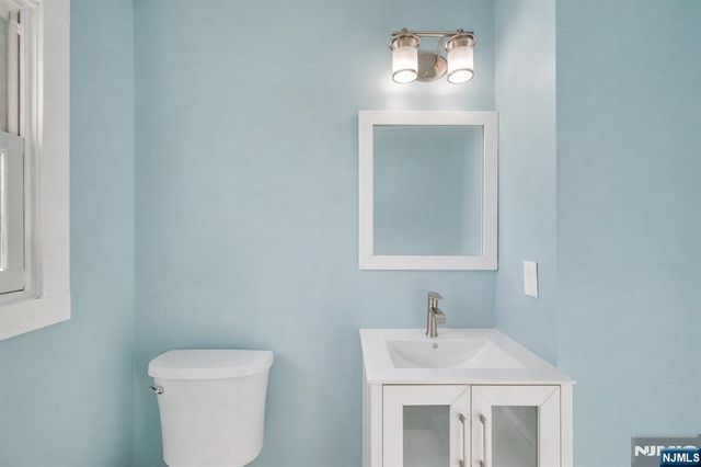 520 Riverview Road, Pompton Lakes, NJ 07442