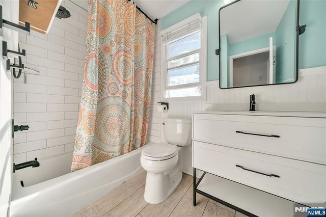 520 Riverview Road, Pompton Lakes, NJ 07442