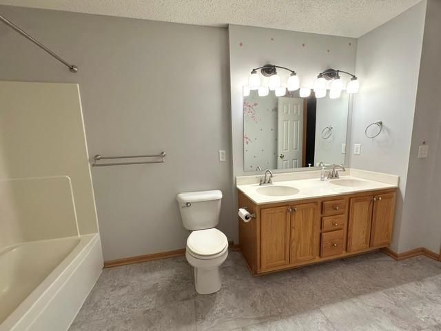 20583 Abbey Lane 148, Farmington, MN 55024
