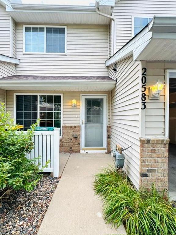 20583 Abbey Lane 148, Farmington, MN 55024