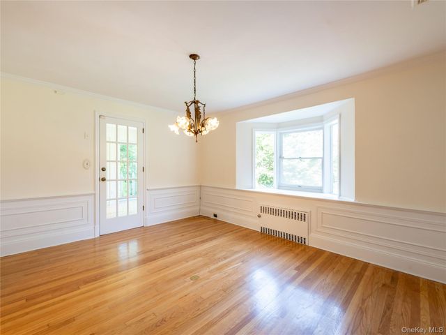 91 Pickwick Road, Manhasset, NY 11030