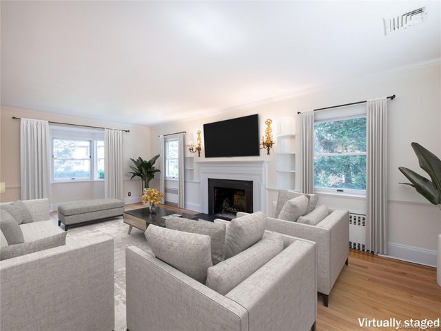 91 Pickwick Road, Manhasset, NY 11030