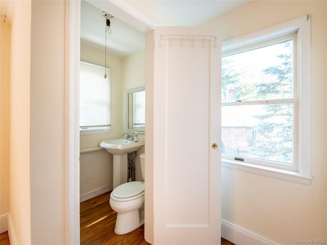 91 Pickwick Road, Manhasset, NY 11030