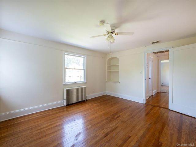 91 Pickwick Road, Manhasset, NY 11030