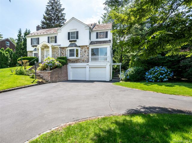 91 Pickwick Road, Manhasset, NY 11030