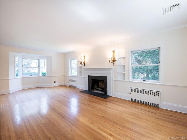 91 Pickwick Road, Manhasset, NY 11030