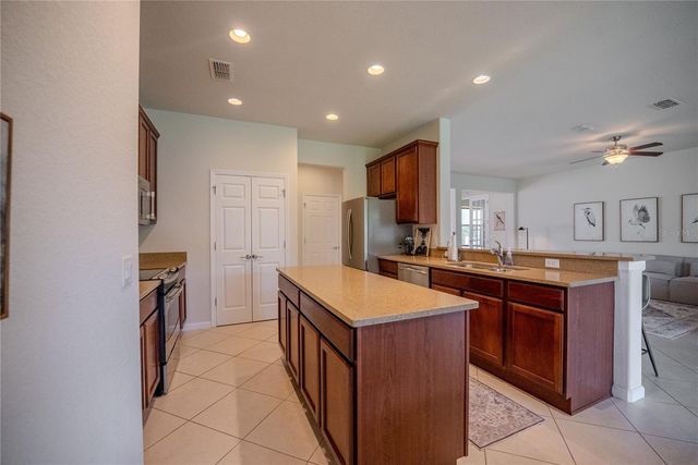 9876 SW 69TH LANE, Ocala, FL 34481