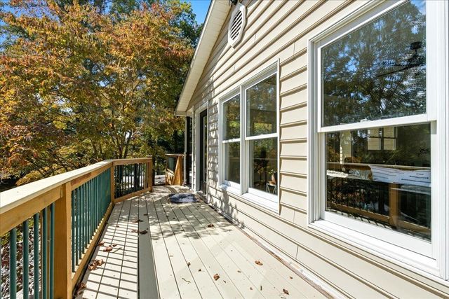 23 Brookside LN, Moneta, VA 24121