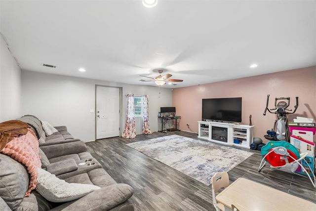 5413 NW 45th Street, Warr Acres, OK 73122