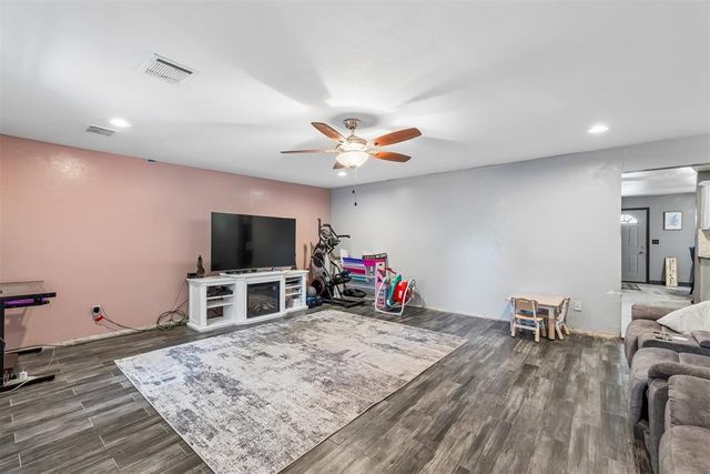 5413 NW 45th Street, Warr Acres, OK 73122