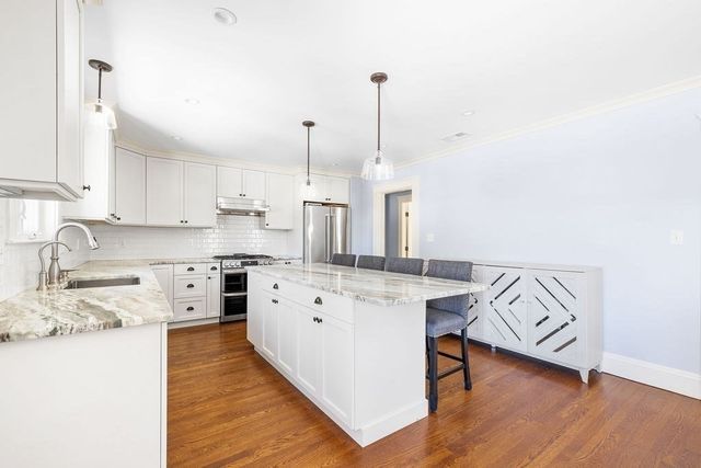 70 Clyde Street 2, Newton, MA 02460