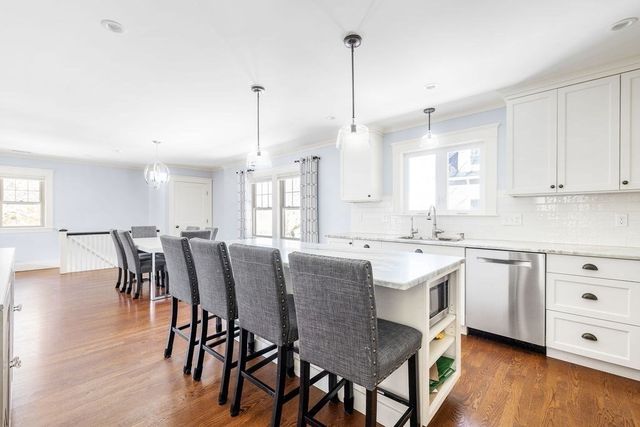 70 Clyde Street 2, Newton, MA 02460