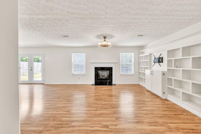 1186 Hawthorn Lane, Grayson, GA 30017