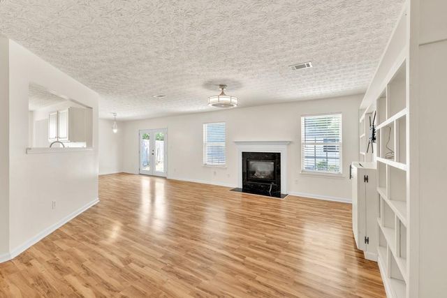 1186 Hawthorn Lane, Grayson, GA 30017