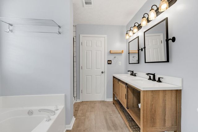 1186 Hawthorn Lane, Grayson, GA 30017
