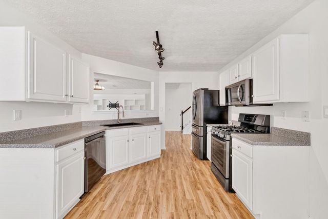 1186 Hawthorn Lane, Grayson, GA 30017