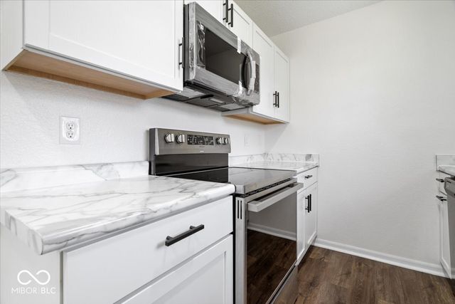 10210 Lone Wolf Drive, Indianapolis, IN 46235