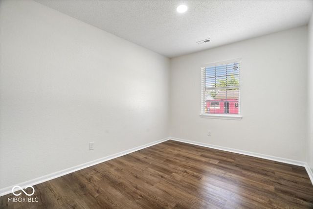 10210 Lone Wolf Drive, Indianapolis, IN 46235
