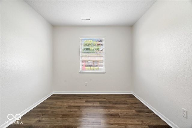 10210 Lone Wolf Drive, Indianapolis, IN 46235