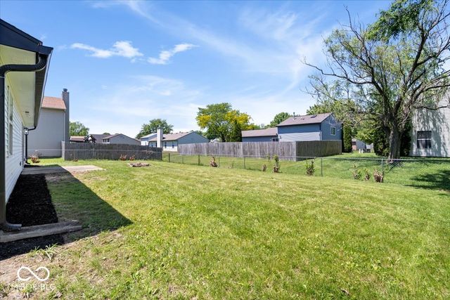 10210 Lone Wolf Drive, Indianapolis, IN 46235