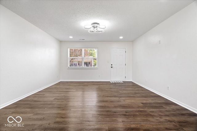 10210 Lone Wolf Drive, Indianapolis, IN 46235